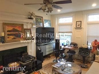 Building Photo - 3 br, 1 bath  - 1793 Beacon St #3