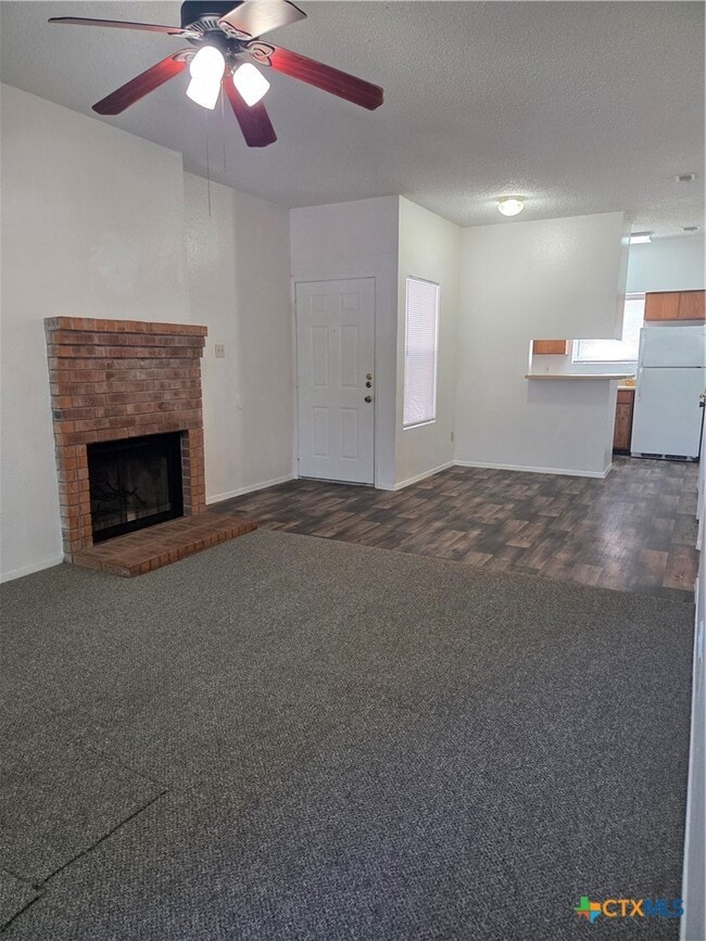 Building Photo - 2411 W Slaughter Ln