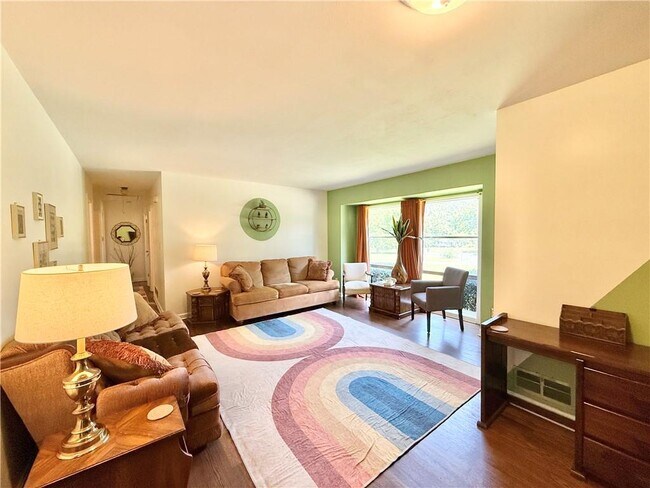 Foto del edificio - 3042 Hudson Ct