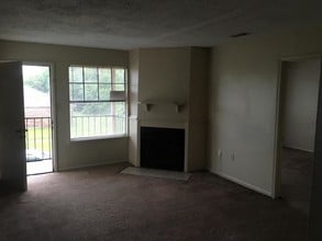 Building Photo - 8156 Skysail Ave