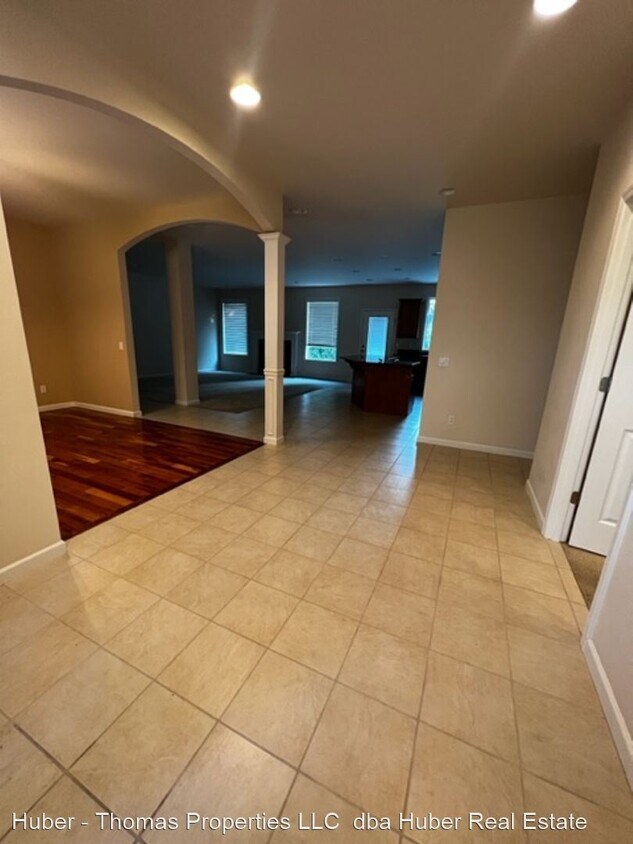 Building Photo - 3 br, 2 bath House - 231 Cinda Court