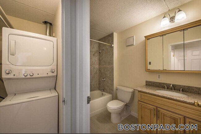 Foto del edificio - 757 Highland Ave