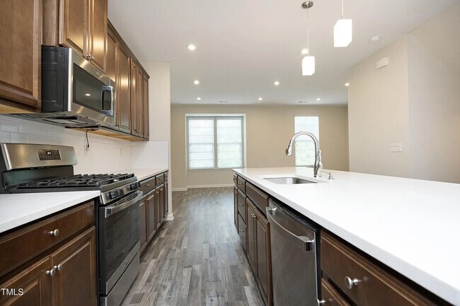 Foto del edificio - Room in Townhome on Excelsior Grand Ave