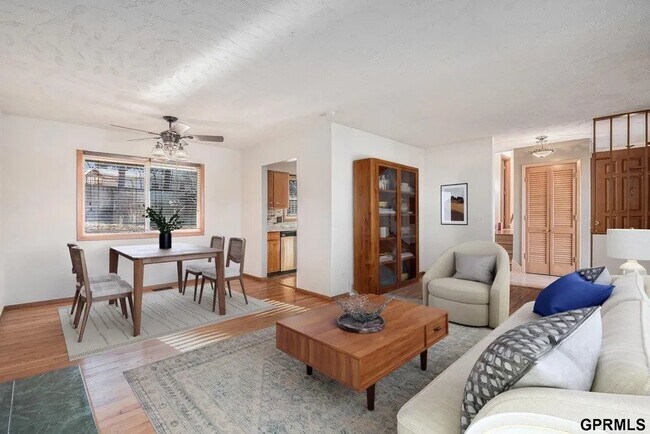 Foto del edificio - 10021 Pinkney St