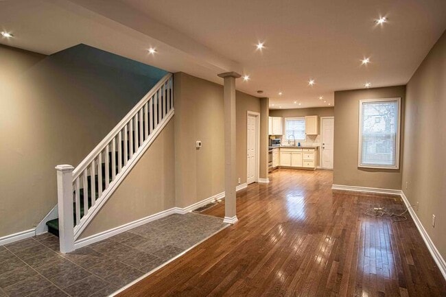 Building Photo - 57 Francis St