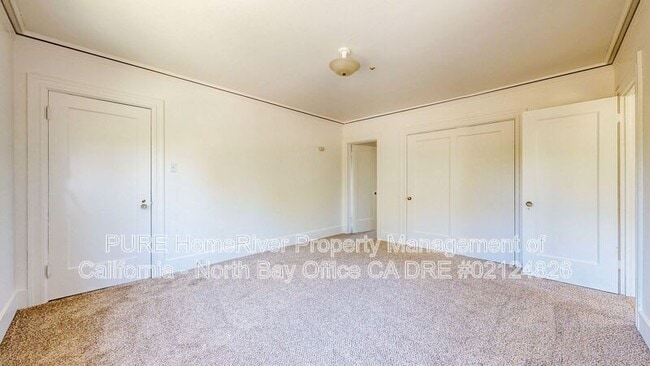 Building Photo - 537 Humboldt St