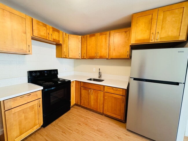 Foto del edificio - 1-Bedroom Condo in the Heart of Honolulu – Newly Renovated - with parking!