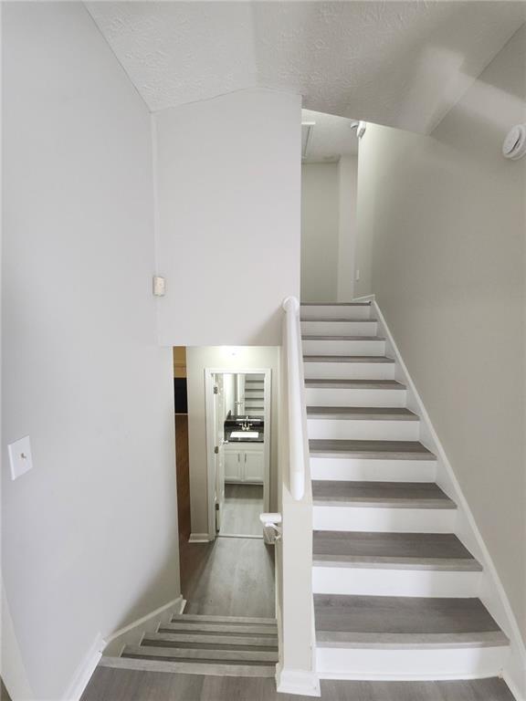 Foto del edificio - 3368 Eastmont Ln