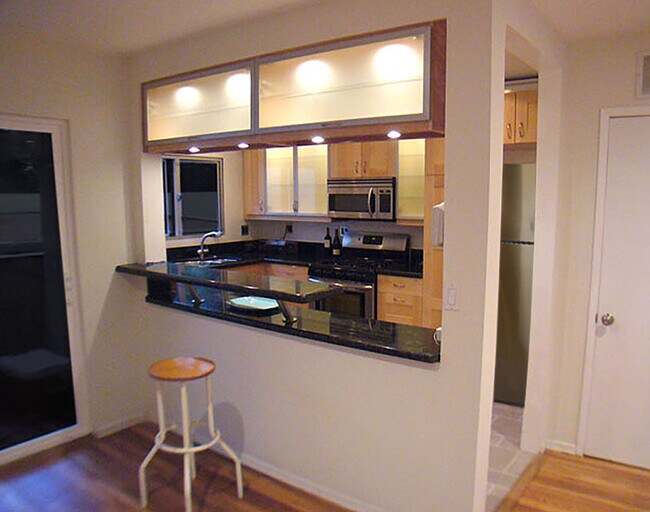 cocina 100% renovada - 6400 Primrose Ave