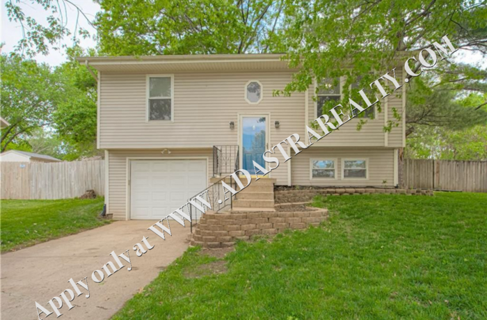 Primary Photo - Beautiful, Clean, and Bright 3Bed 2 Bath H...