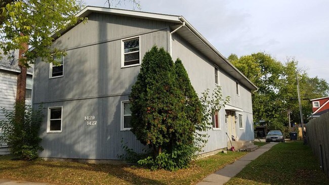 Building Photo - 1427 Market St