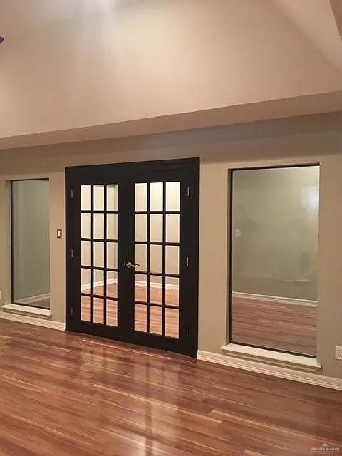 Building Photo - 21 Uvalde Ave