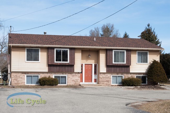 Building Photo - 369 Pear St