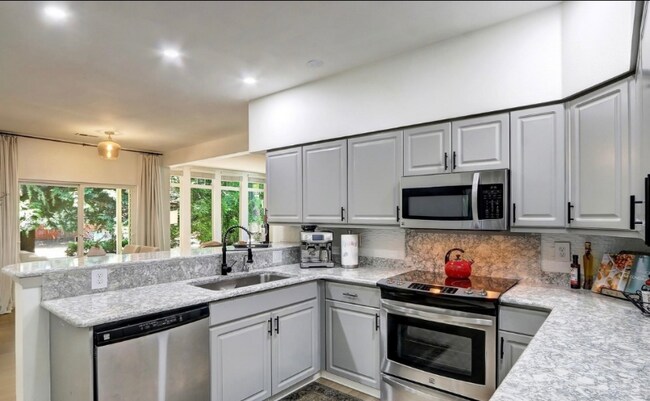 Building Photo - 5500 Harbour Pointe Blvd