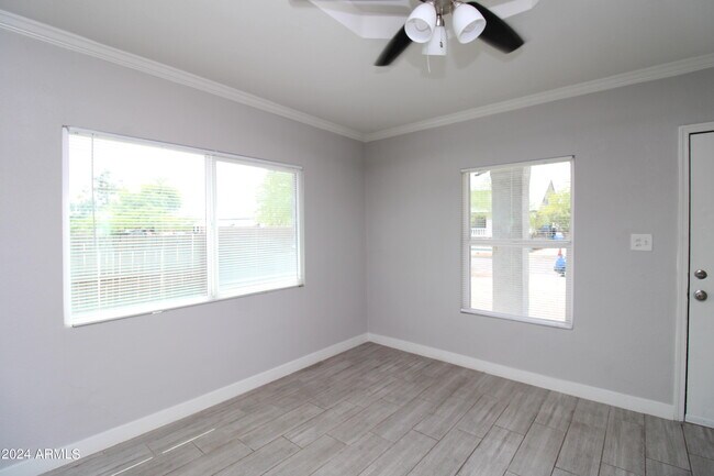 Foto del edificio - 805 N 10th Ave