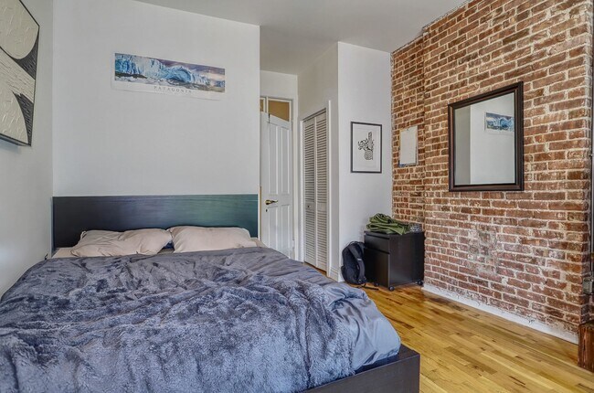 Foto del edificio - 228 Madison St