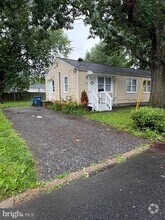 Building Photo - 18 Aberdeen Ave