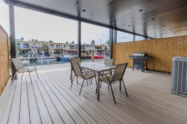 Photo - 3920 NE 168th St Townhome