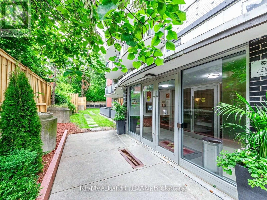 Building Photo - 25 Bedford Rd