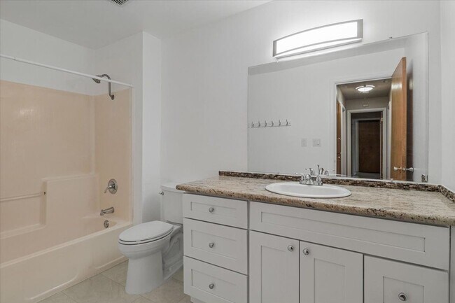 Foto del edificio - 838 NW 28th St