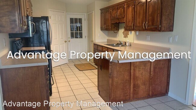 Foto del edificio - 3 br, 2 bath House - 6578 Laurel Bluff Ct. S.