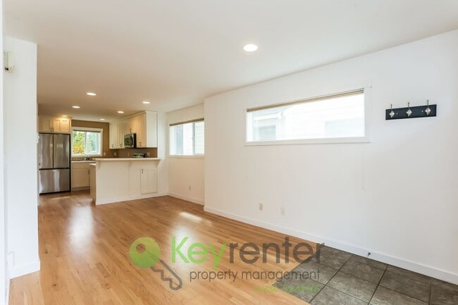 Foto del edificio - 3-Bedroom Beauty with Fenced Yard and Flex...