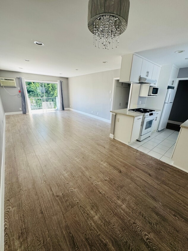 Photo - 1800 Camden Ave (Los Angeles, CA)