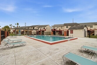 Building Photo - 1319 Airport Dr