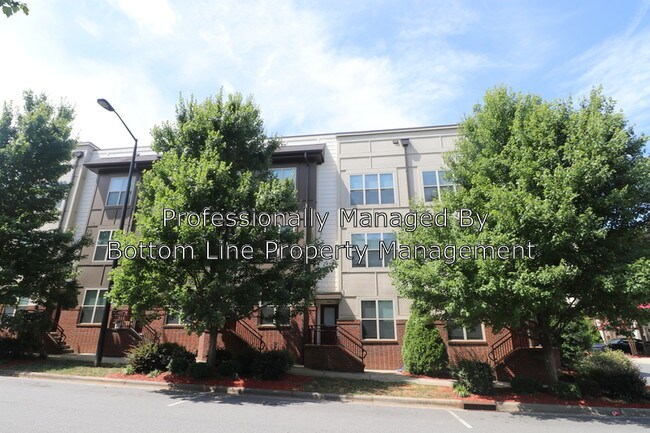 Building Photo - 1012 Skyline View Way