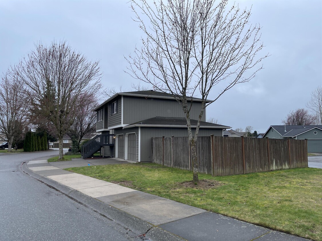 Foto principal - 17716 Spring Ln
