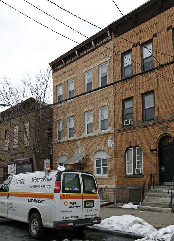 112 Lincoln St, Jersey City, NJ 07307 Apartments in Jersey City, NJ 112 Lincoln St, Jersey City, NJ 07307 Apartments in Jersey City, NJ