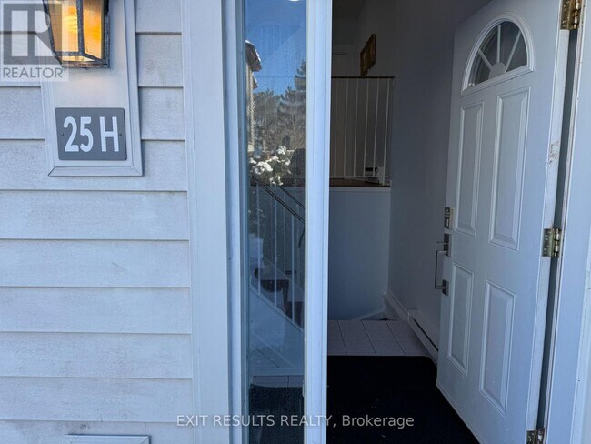 Photo du bâtiment - 25H Banner Rd