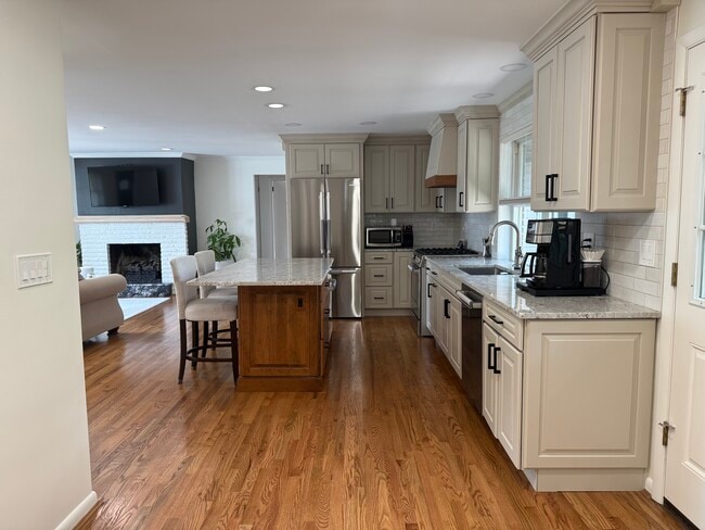 Building Photo - 6721 Eleck Pl