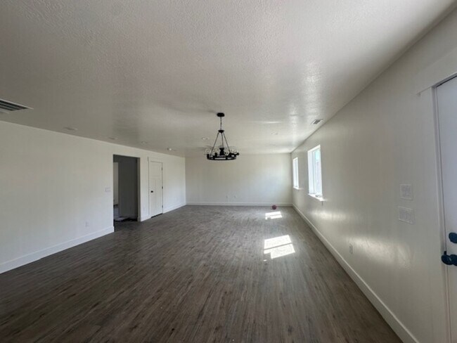 Foto del edificio - 5955 W 14400 N