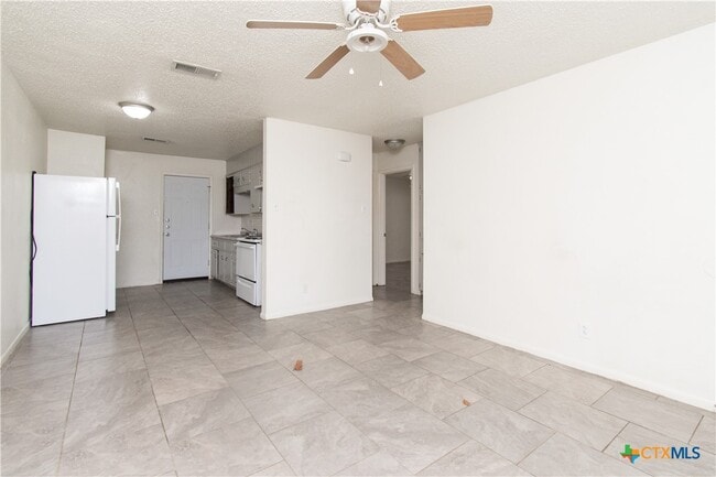 Building Photo - 1513 Janis Dr