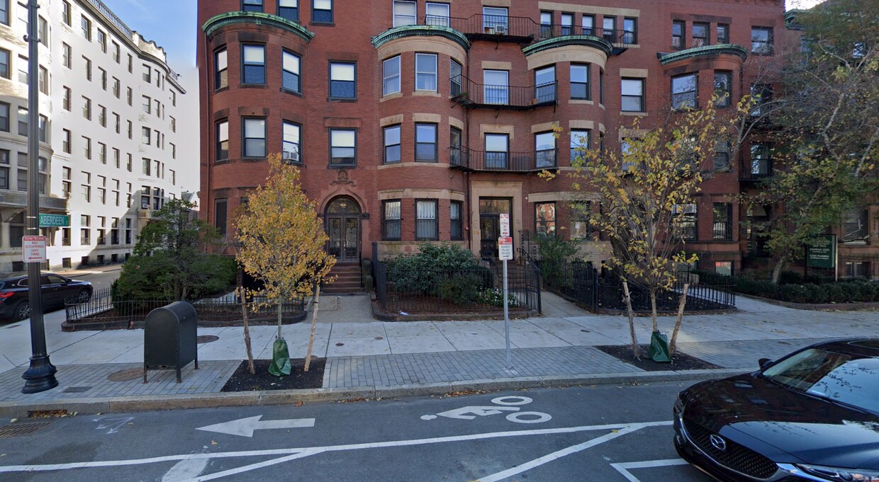 Primary Photo - 869 Beacon St