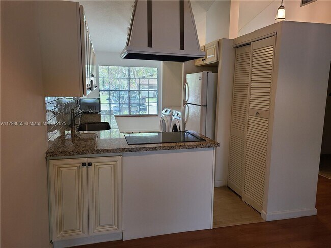 Foto del edificio - 10520 Buttonwood Ave