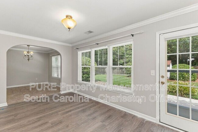 Building Photo - 1322 Palm Cove Dr