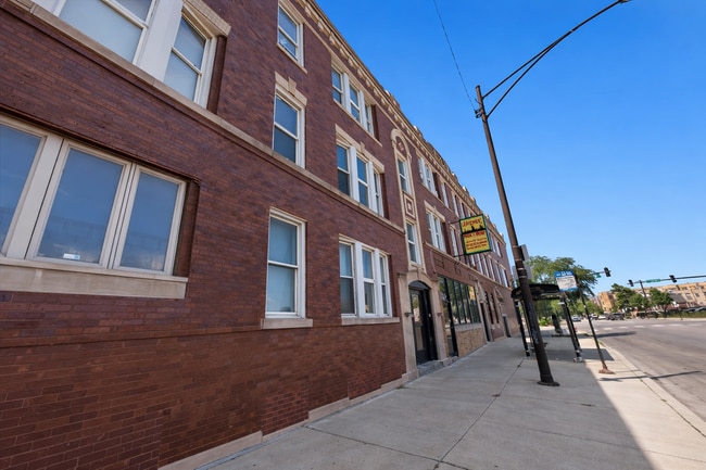 Building Photo - 1950 N Kimball Ave