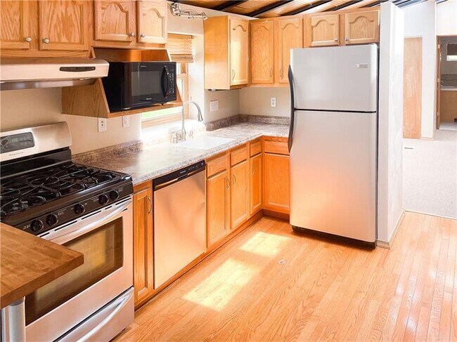 Foto del edificio - 660 Elm Way