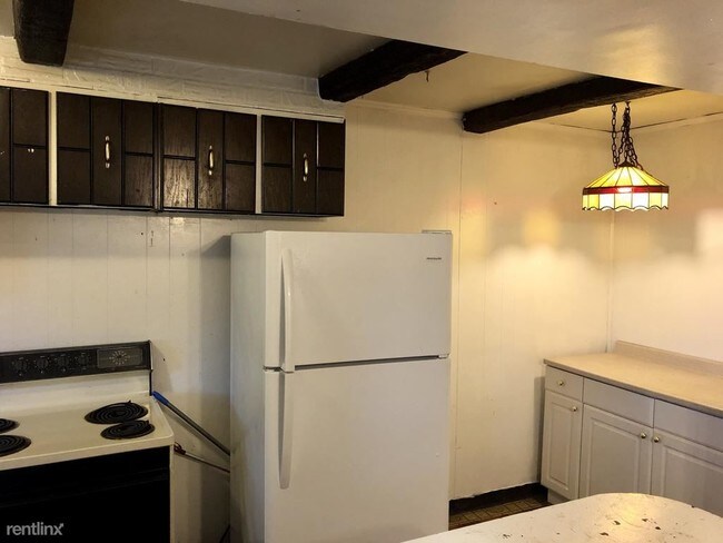 Foto del edificio - 3 br, 1.5 bath Townhome - 5381 1/2 Charles St