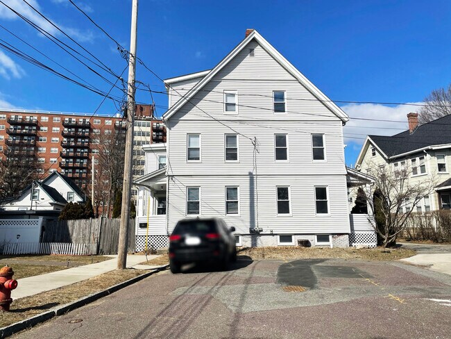 Foto del edificio - 27 Webster Pl