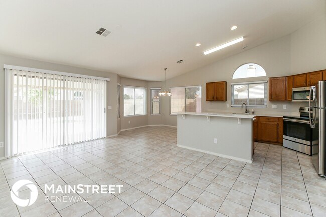 Foto del edificio - 8531 W Vernon Ave