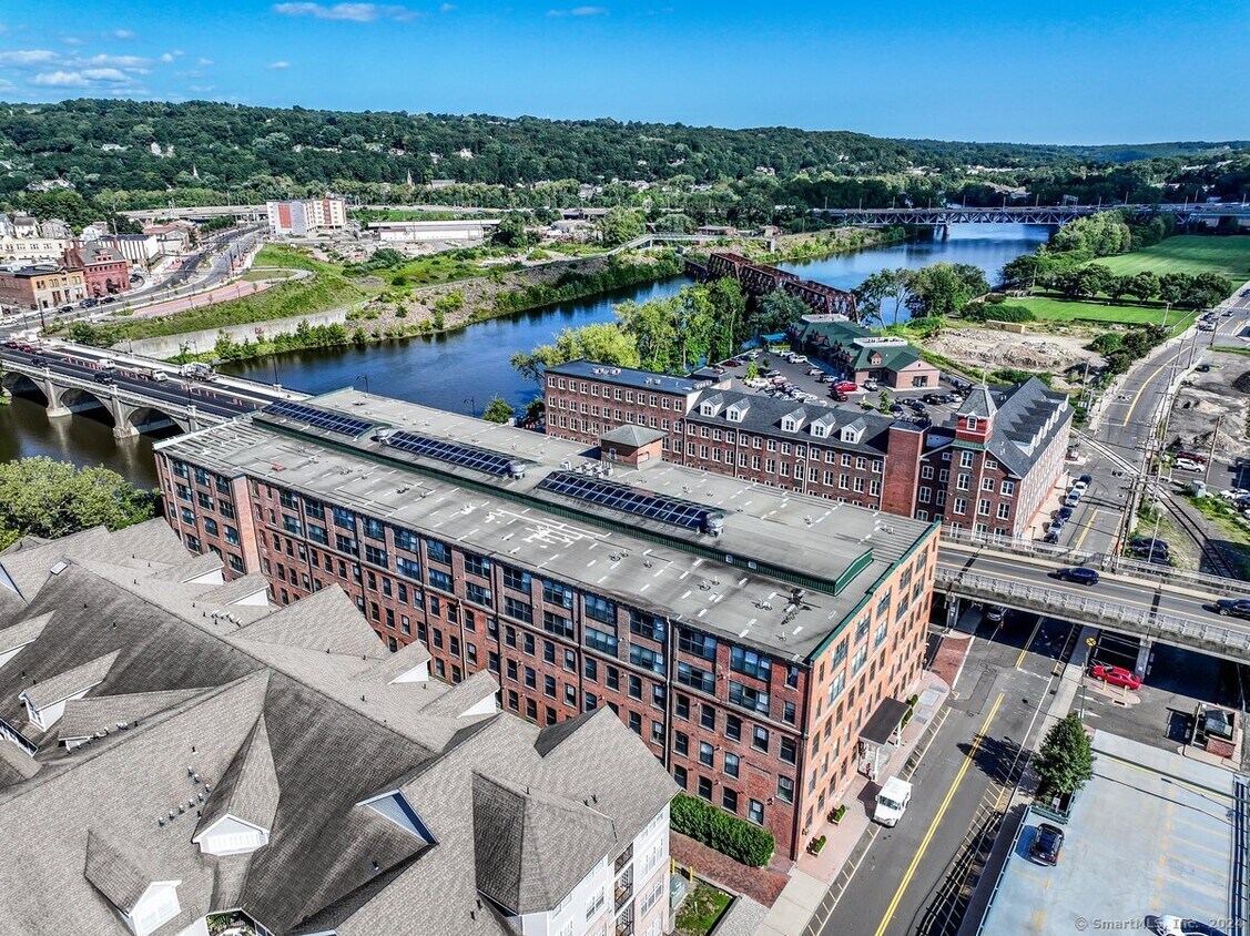 Primary Photo - 145 Canal St E
