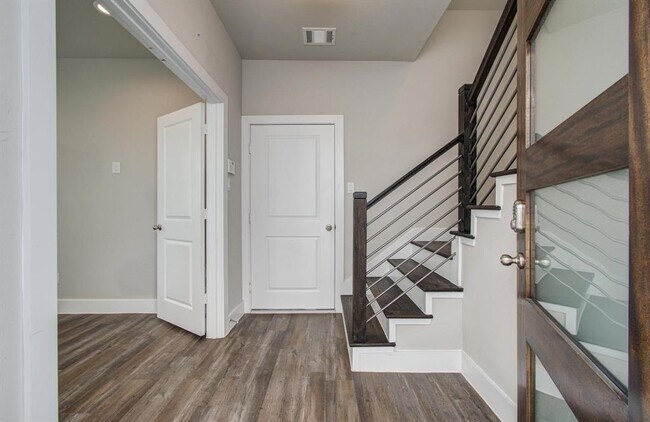 Foto del edificio - 1741 Cove Cres Ct