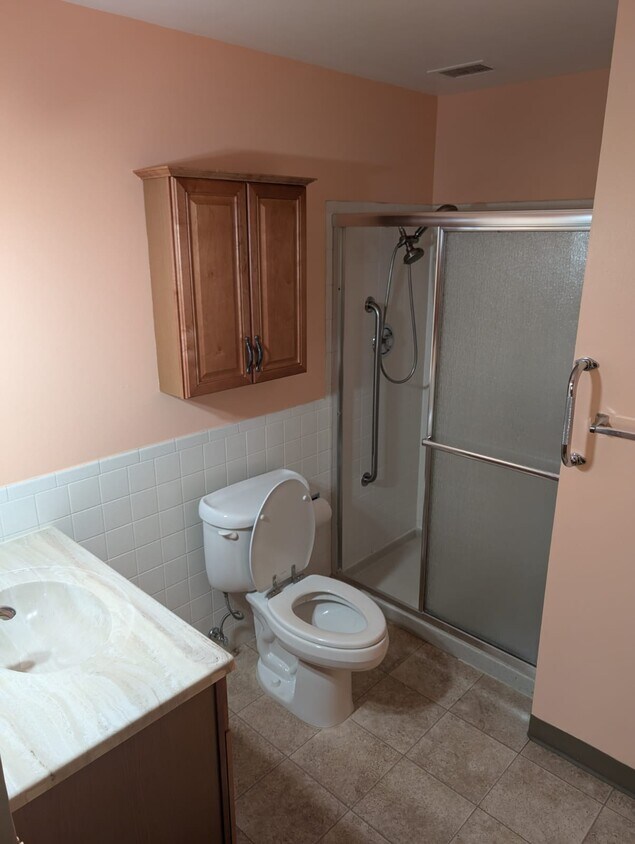 Foto principal - 9300 Center Ave