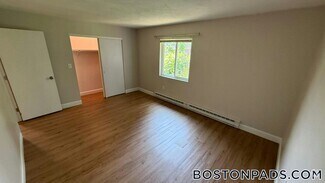 Building Photo - 310 Thompson Rd