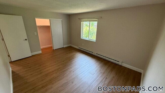 Building Photo - 310 Thompson Rd