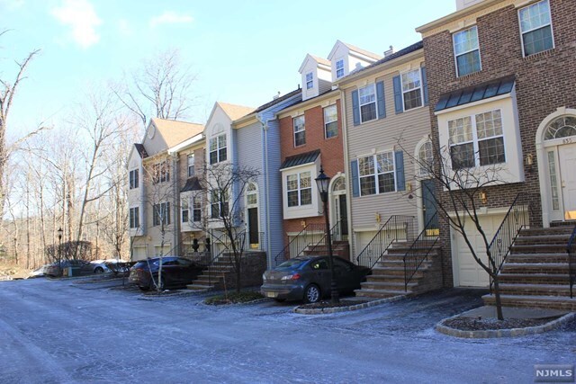 Building Photo - 834 Roanoke Ct