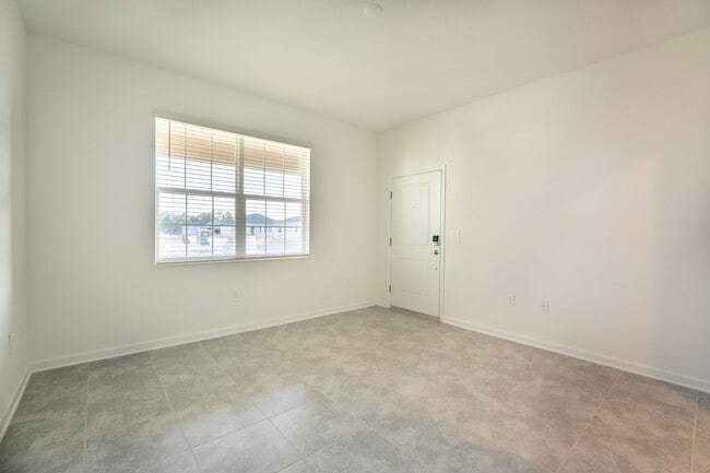 Foto del edificio - 696 Daring Dr